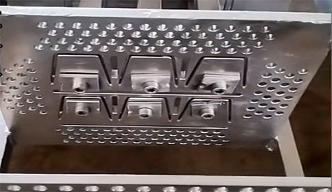 拉擠模具的模芯是怎么固定的：揭秘復合材料成型關(guān)鍵環(huán)節(jié)