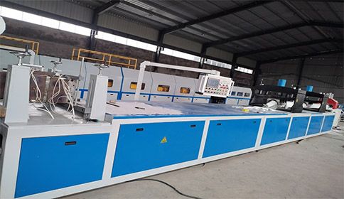 伺服液壓玻璃鋼拉擠設(shè)備生產(chǎn)線：創(chuàng)新工藝推動制造業(yè)升級